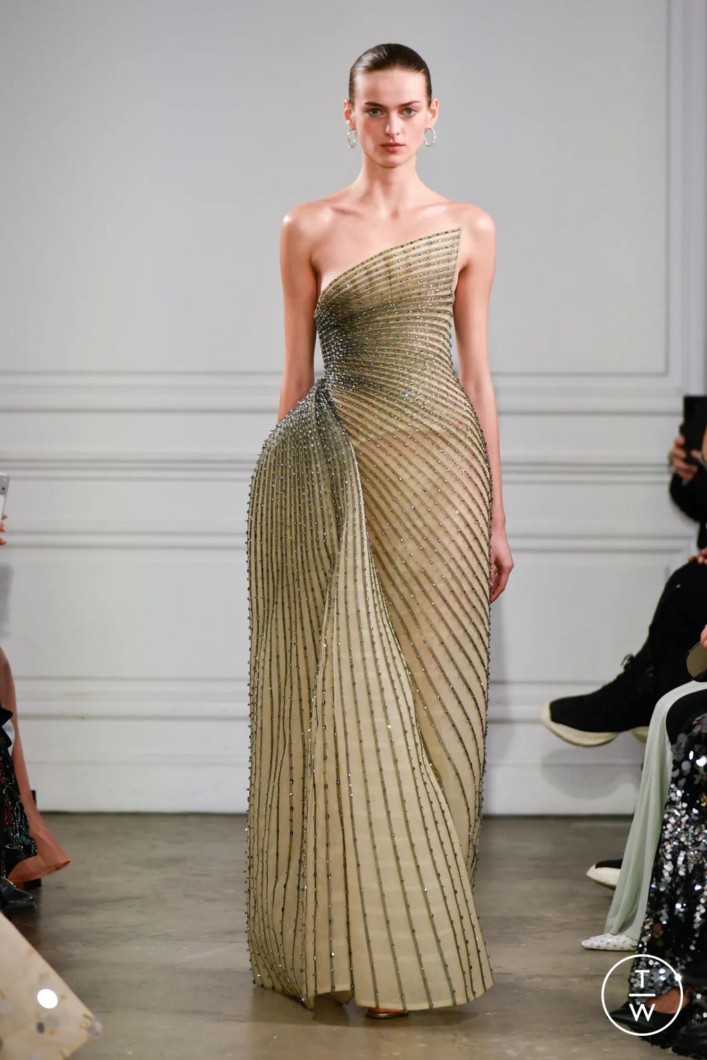 Fashion Week Paris Spring/Summer 2026 look 7 from the Phan Huy collection couture