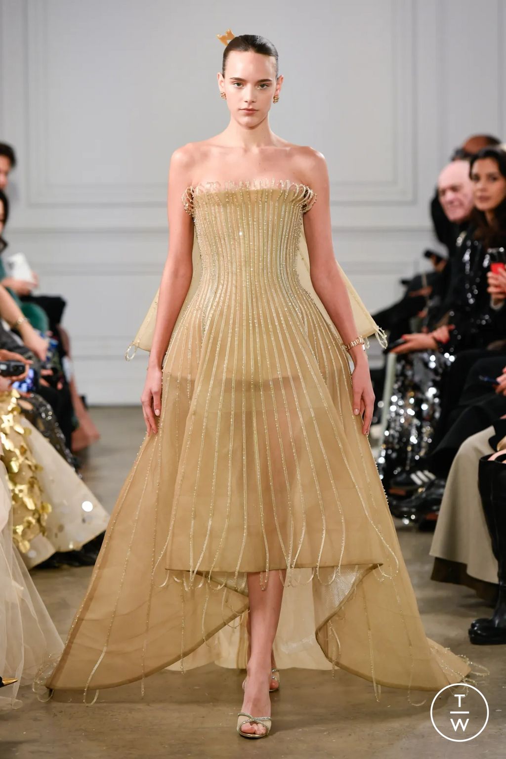 Fashion Week Paris Spring/Summer 2026 look 23 from the Phan Huy collection couture