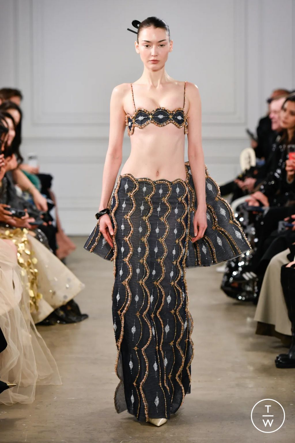 Fashion Week Paris Spring/Summer 2026 look 27 from the Phan Huy collection couture