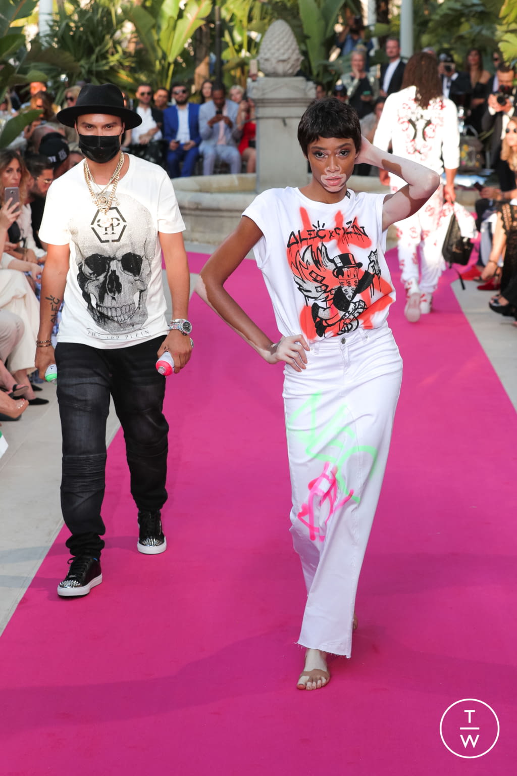 Fashion Week  Resort 2018 look 28 from the Philipp Plein collection 女装