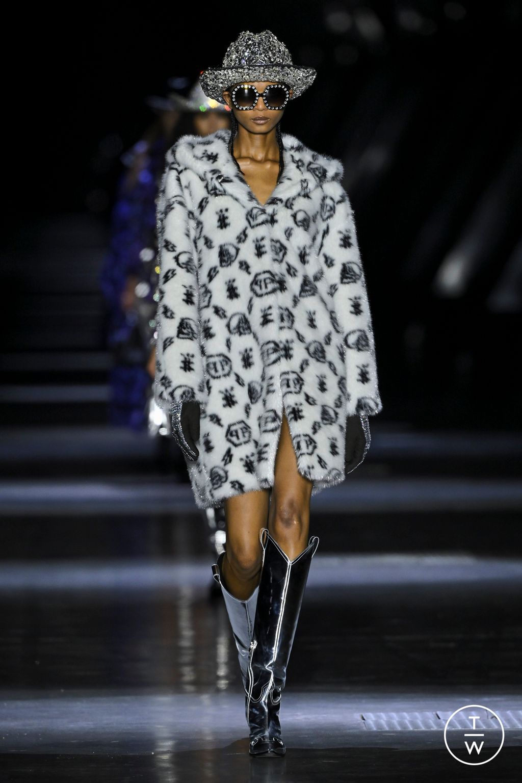 Fashion Week Milan Fall/Winter 2023 look 11 from the Philipp Plein collection womenswear