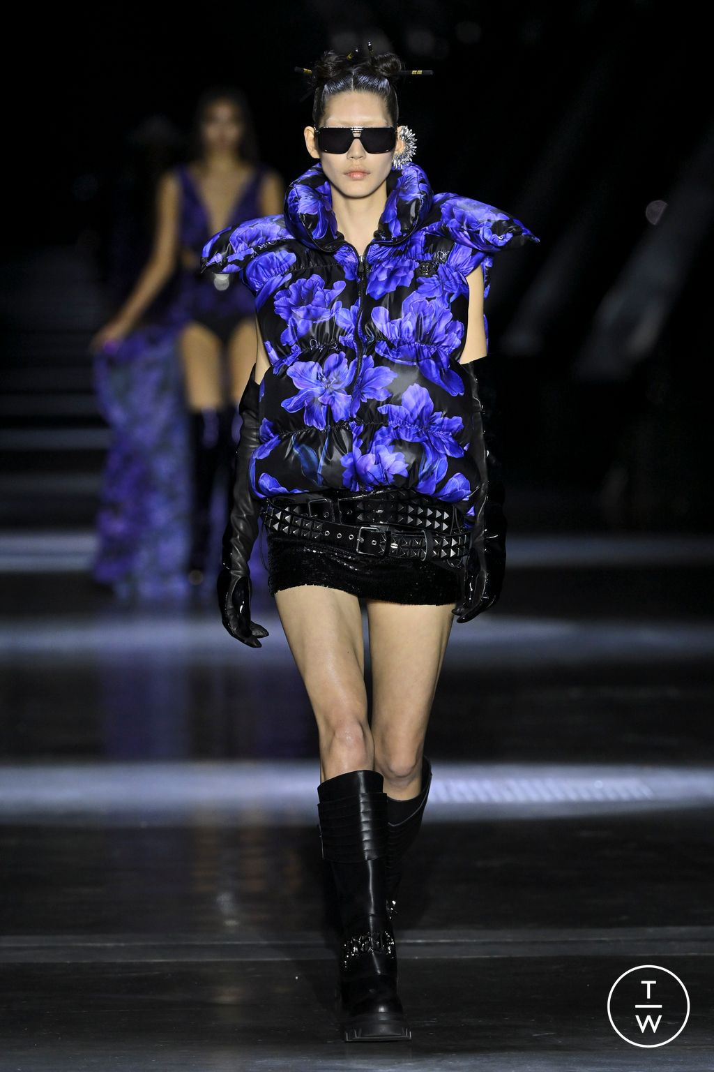 Fashion Week Milan Fall/Winter 2023 look 14 from the Philipp Plein collection womenswear