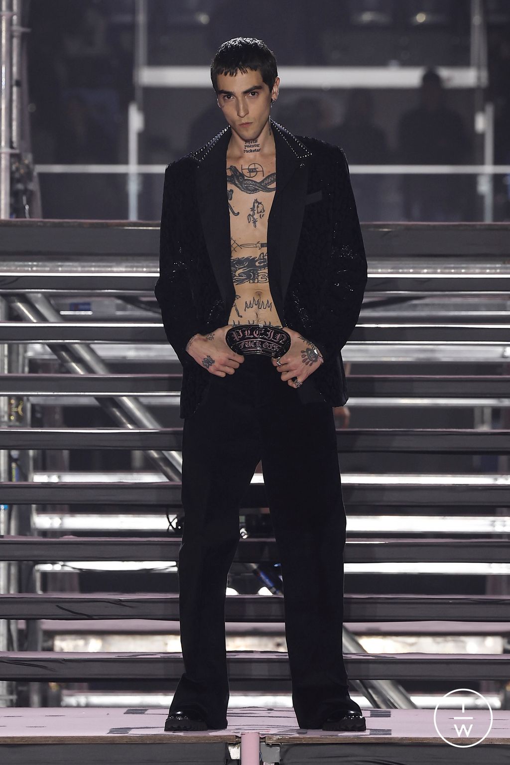 Fashion Week Milan Fall/Winter 2024 look 25 from the Philipp Plein collection 女装
