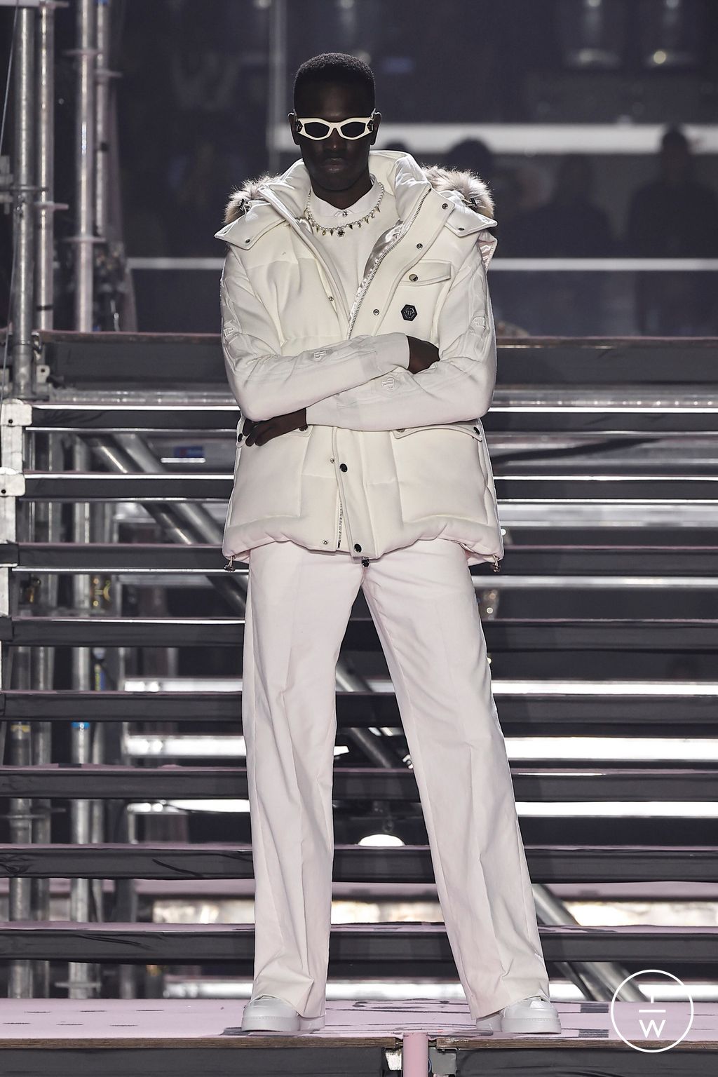 Fashion Week Milan Fall/Winter 2024 look 32 from the Philipp Plein collection 女装