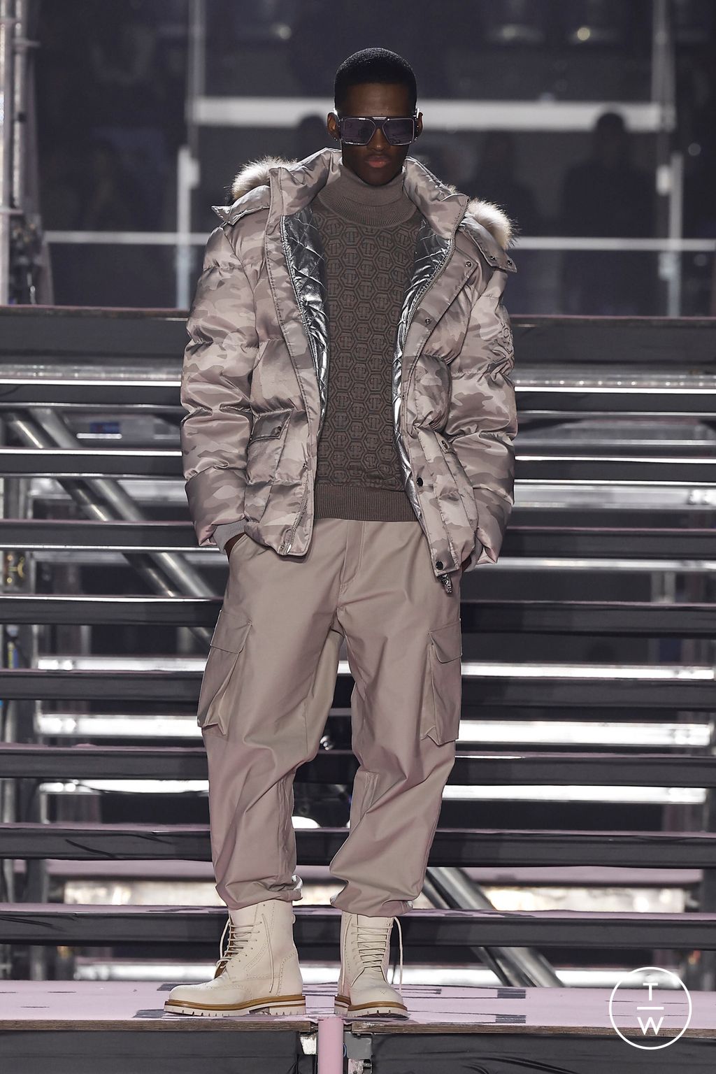 Fashion Week Milan Fall/Winter 2024 look 36 from the Philipp Plein collection 女装