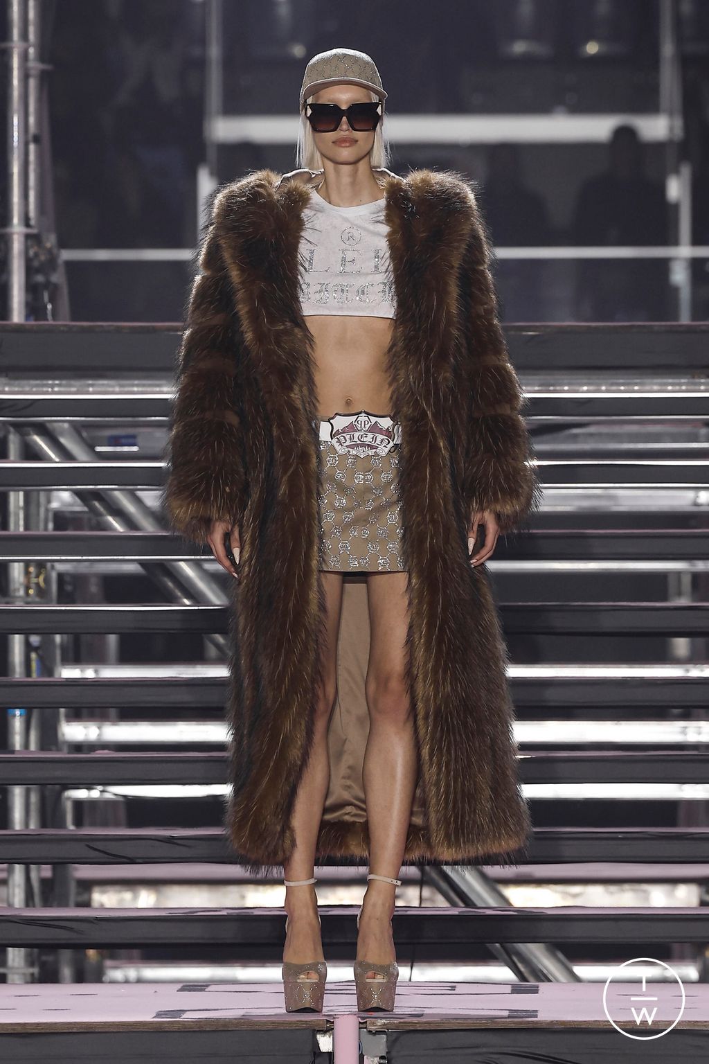 Fashion Week Milan Fall/Winter 2024 look 47 from the Philipp Plein collection 女装