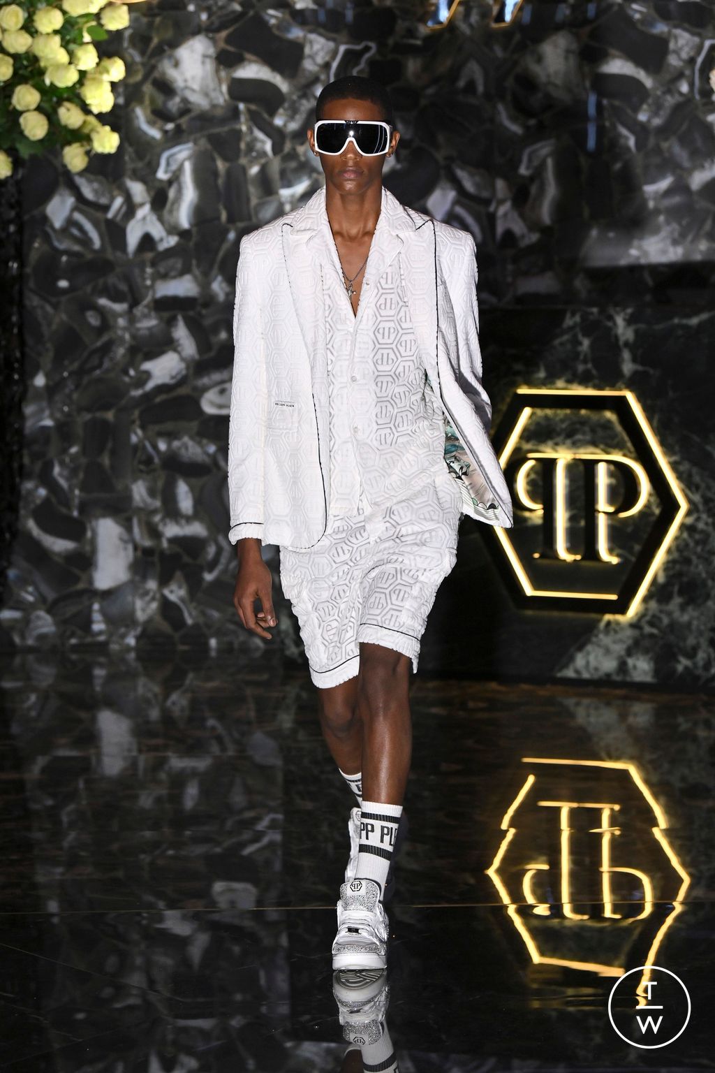Fashion Week Milan Spring/Summer 2025 look 19 from the Philipp Plein collection womenswear