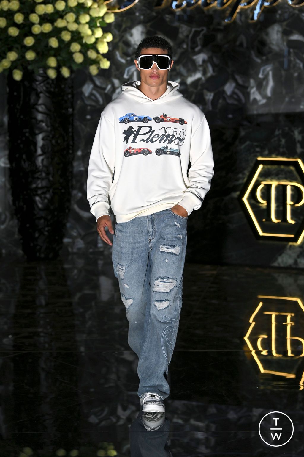 Fashion Week Milan Spring/Summer 2025 look 33 from the Philipp Plein collection womenswear