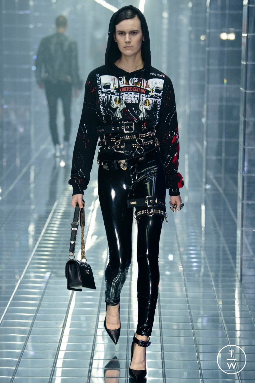 Fashion Week Milan Spring/Summer 2019 look 21 from the Philipp Plein collection 女装