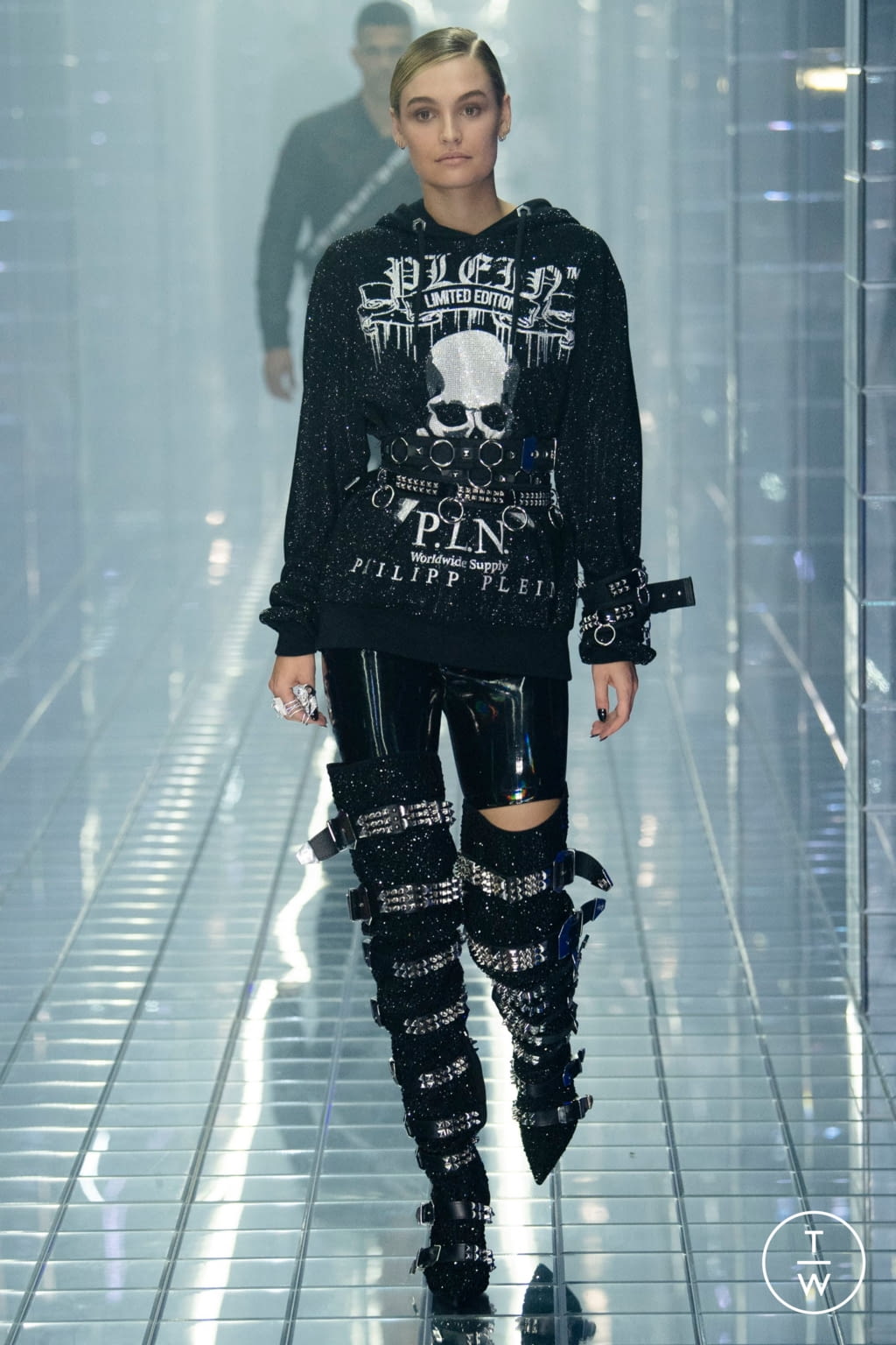 Fashion Week Milan Spring/Summer 2019 look 40 from the Philipp Plein collection 女装