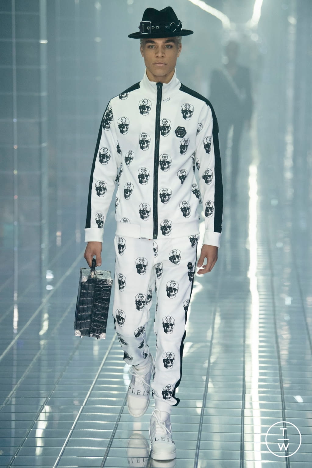 Fashion Week Milan Spring/Summer 2019 look 46 from the Philipp Plein collection 女装