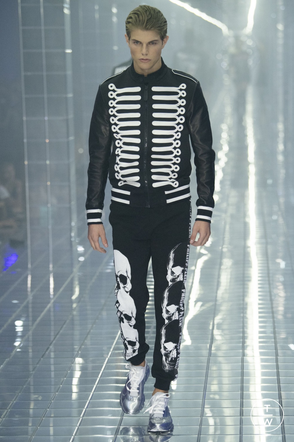 Fashion Week Milan Spring/Summer 2019 look 53 from the Philipp Plein collection 女装