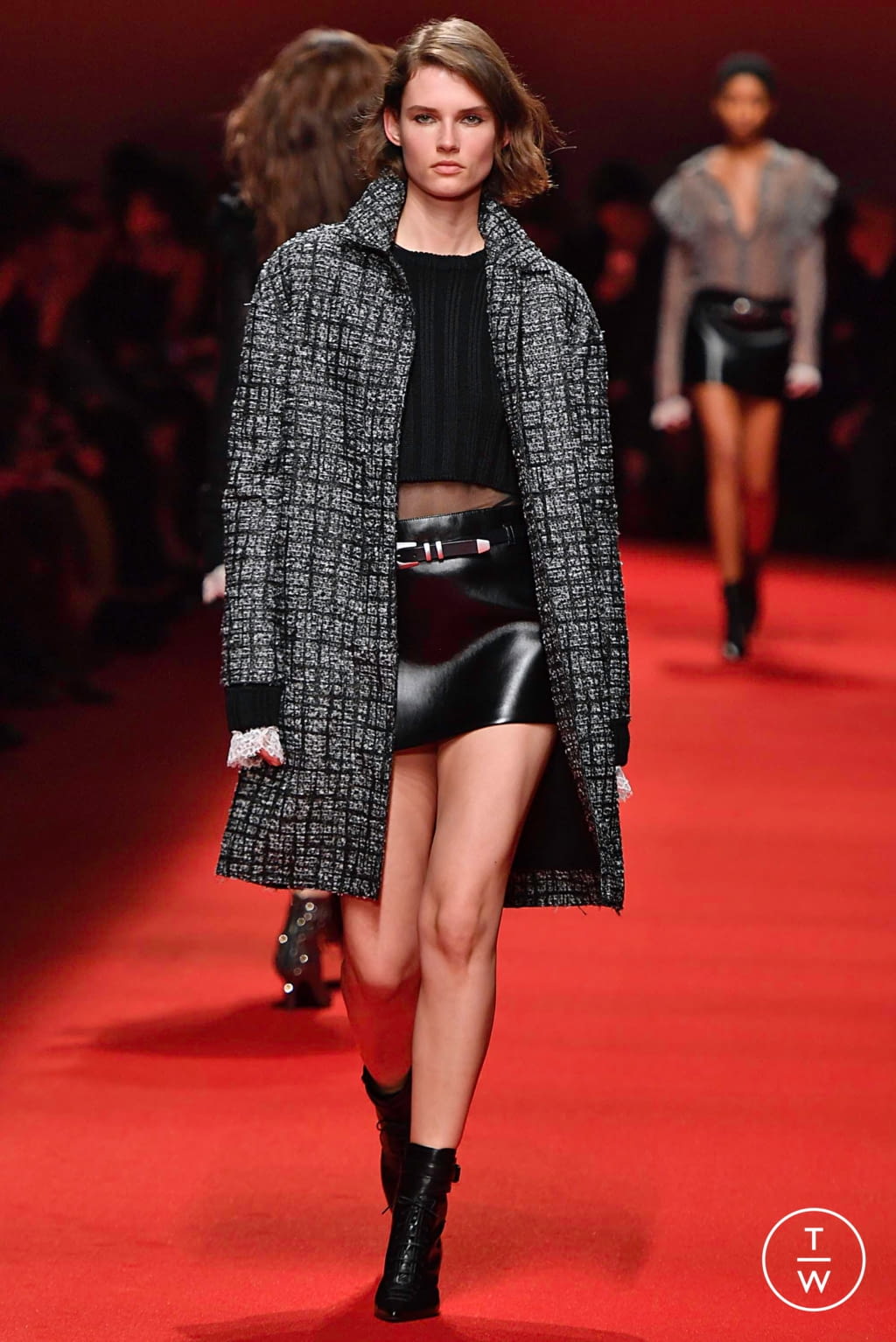 Fashion Week Milan Fall/Winter 2019 look 12 de la collection Philosophy di Lorenzo Serafini womenswear