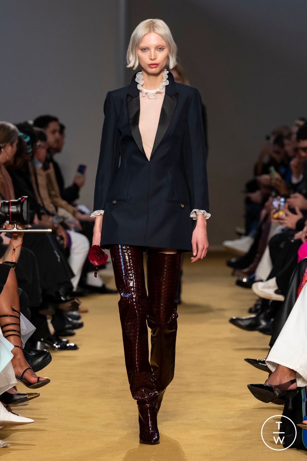 Fashion Week Milan Fall/Winter 2023 look 4 de la collection Philosophy di Lorenzo Serafini womenswear