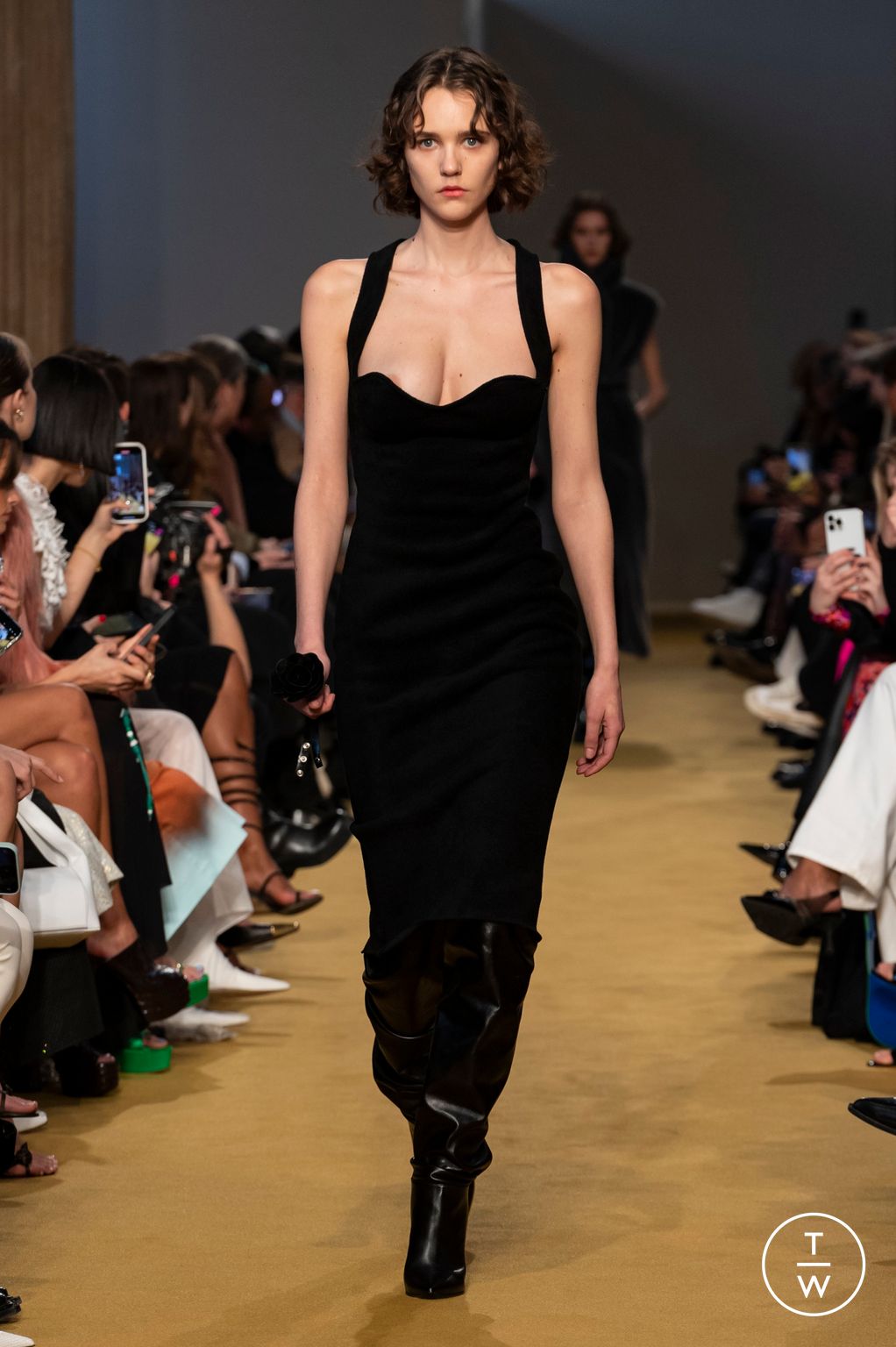 Fashion Week Milan Fall/Winter 2023 look 15 de la collection Philosophy di Lorenzo Serafini womenswear