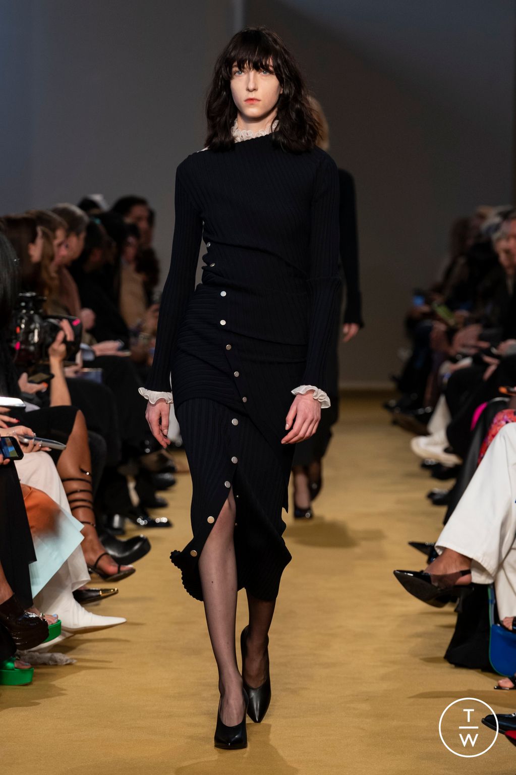 Fashion Week Milan Fall/Winter 2023 look 18 from the Philosophy di Lorenzo Serafini collection womenswear