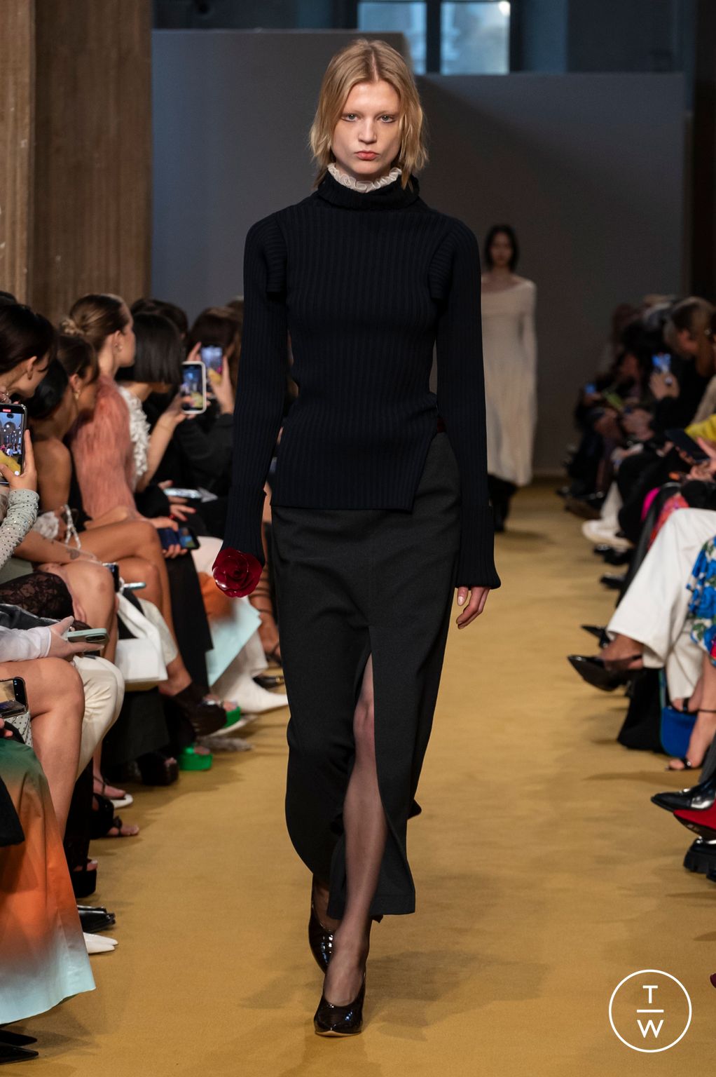 Fashion Week Milan Fall/Winter 2023 look 19 de la collection Philosophy di Lorenzo Serafini womenswear