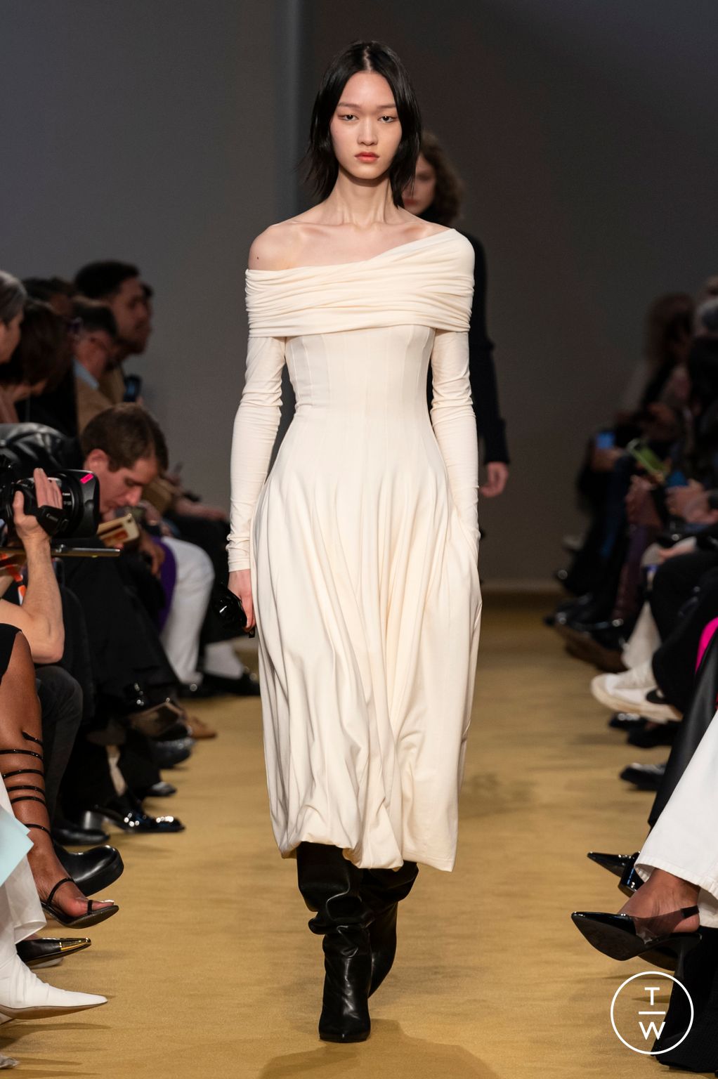 Fashion Week Milan Fall/Winter 2023 look 20 de la collection Philosophy di Lorenzo Serafini womenswear