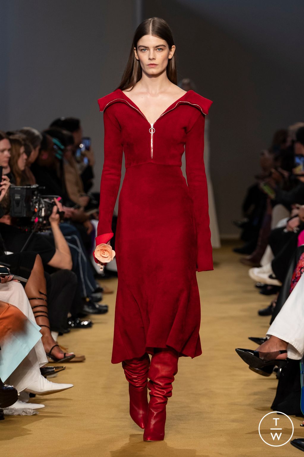 Fashion Week Milan Fall/Winter 2023 look 33 from the Philosophy di Lorenzo Serafini collection womenswear