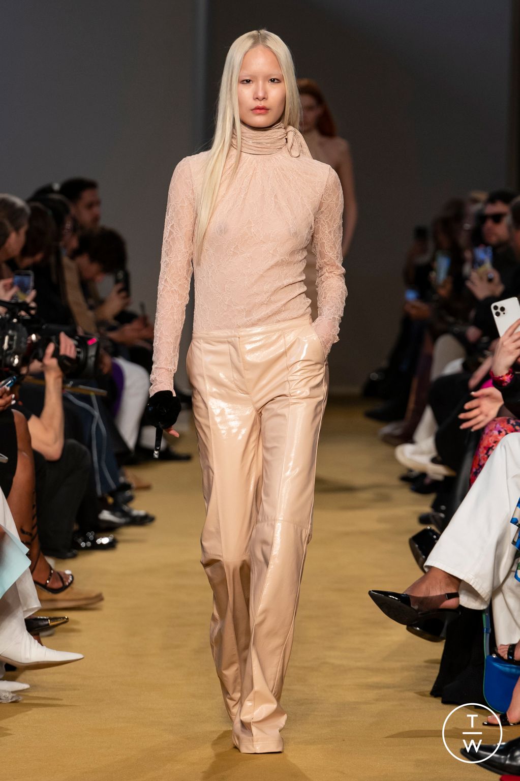 Fashion Week Milan Fall/Winter 2023 look 39 from the Philosophy di Lorenzo Serafini collection womenswear