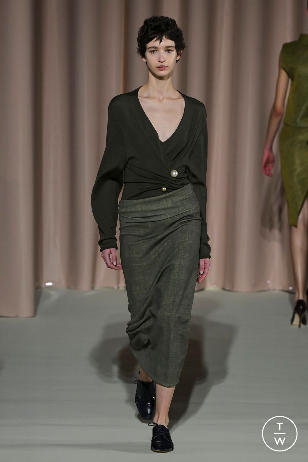 Fashion Week Milan Fall/Winter 2024 look 9 de la collection Philosophy di Lorenzo Serafini womenswear