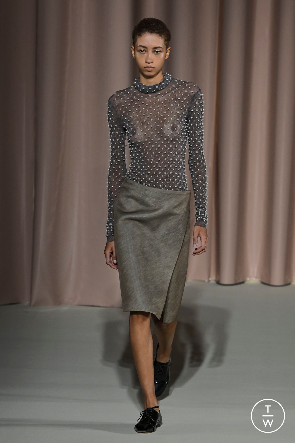 Fashion Week Milan Fall/Winter 2024 look 15 de la collection Philosophy di Lorenzo Serafini womenswear