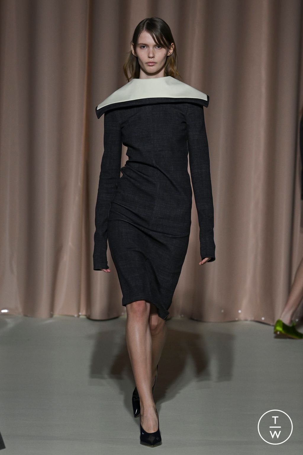 Fashion Week Milan Fall/Winter 2024 look 27 from the Philosophy di Lorenzo Serafini collection womenswear