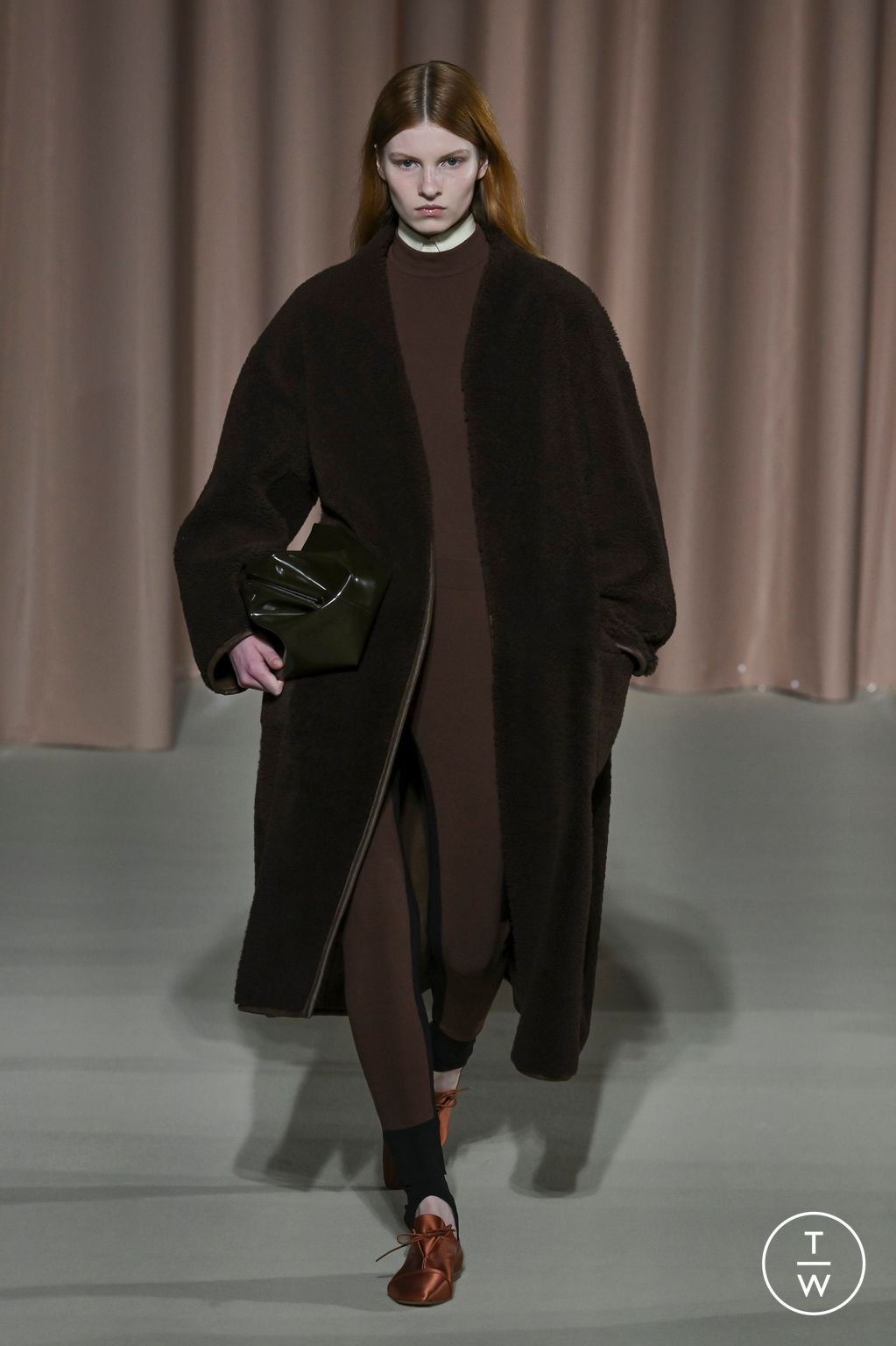 Fashion Week Milan Fall/Winter 2024 look 32 de la collection Philosophy di Lorenzo Serafini womenswear
