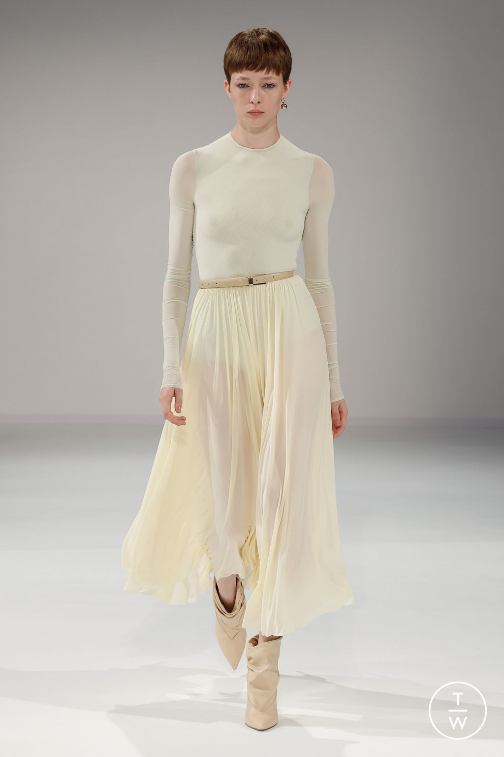 Fashion Week Milan Spring/Summer 2024 look 2 from the Philosophy di Lorenzo Serafini collection womenswear
