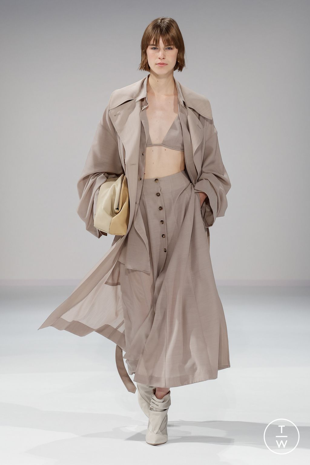 Fashion Week Milan Spring/Summer 2024 look 3 de la collection Philosophy di Lorenzo Serafini womenswear