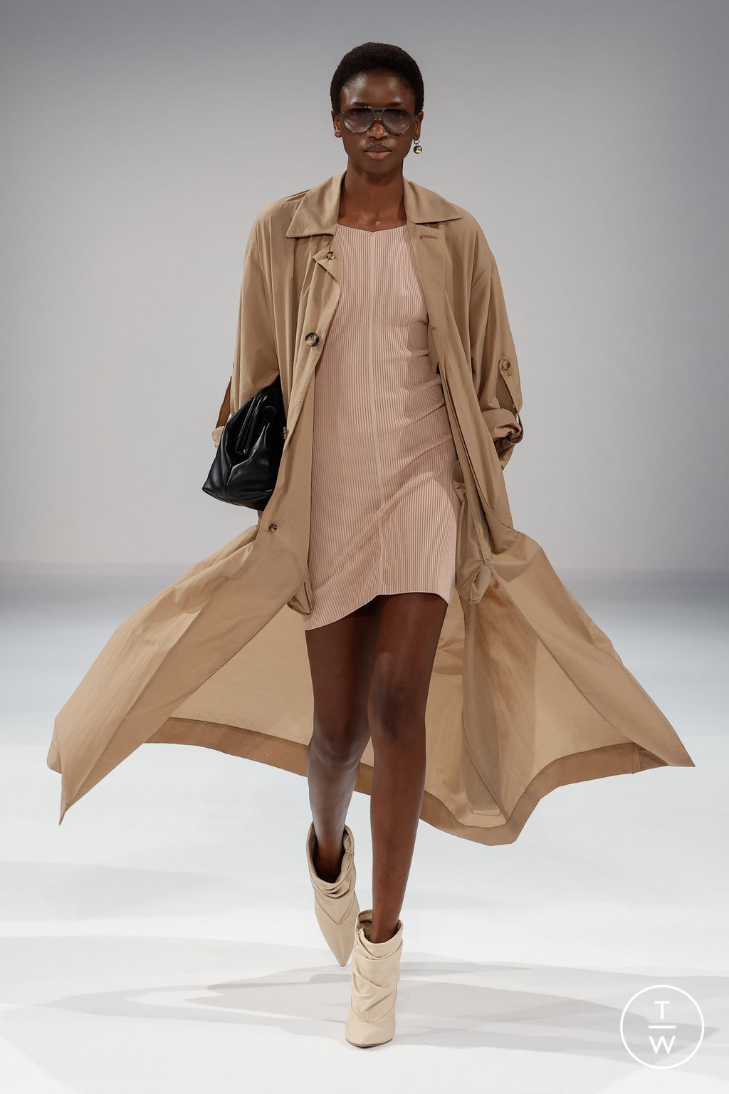 Fashion Week Milan Spring/Summer 2024 look 11 from the Philosophy di Lorenzo Serafini collection womenswear