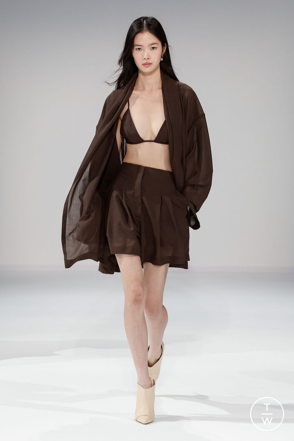 Fashion Week Milan Spring/Summer 2024 look 16 de la collection Philosophy di Lorenzo Serafini womenswear