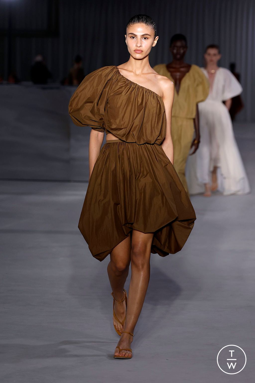 Fashion Week Milan Spring-Summer 2025 look 13 from the Philosophy di Lorenzo Serafini collection womenswear