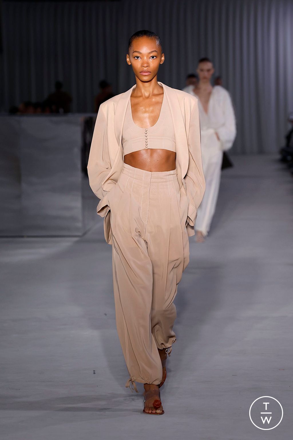 Fashion Week Milan Spring-Summer 2025 look 21 from the Philosophy di Lorenzo Serafini collection womenswear