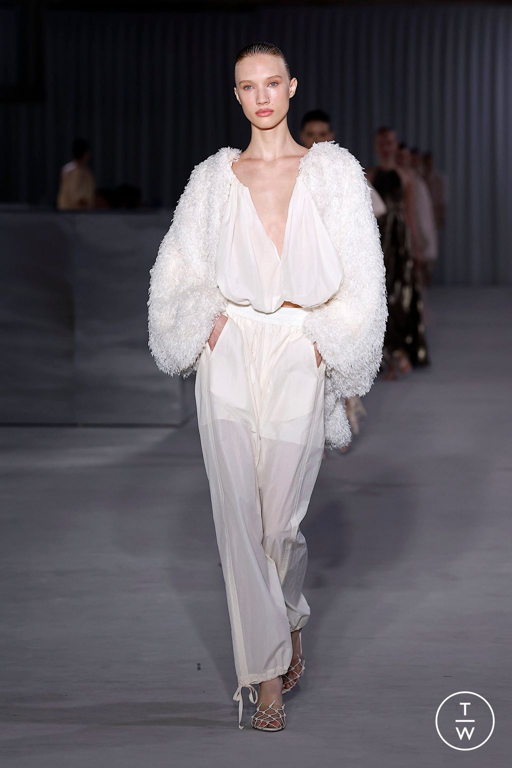 Fashion Week Milan Spring/Summer 2025 look 22 from the Philosophy di Lorenzo Serafini collection womenswear