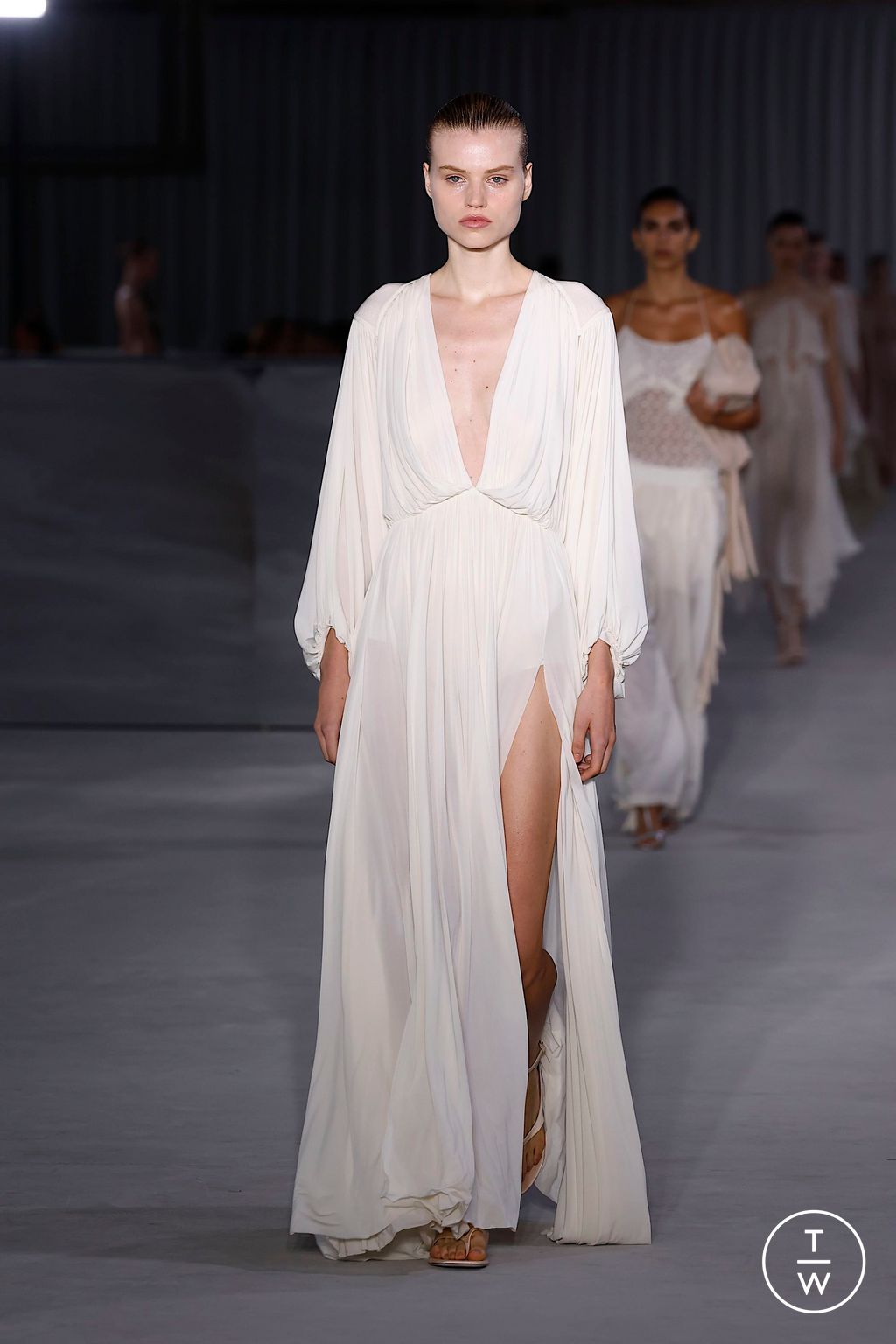 Fashion Week Milan Spring-Summer 2025 look 31 from the Philosophy di Lorenzo Serafini collection womenswear