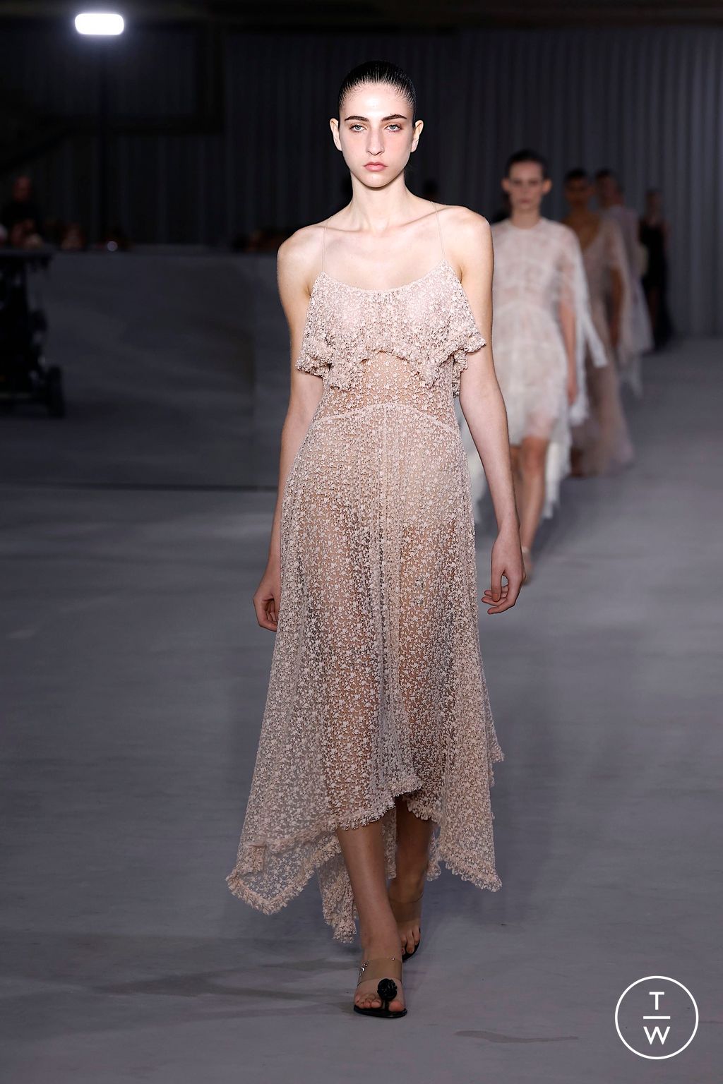 Fashion Week Milan Spring-Summer 2025 look 36 from the Philosophy di Lorenzo Serafini collection womenswear