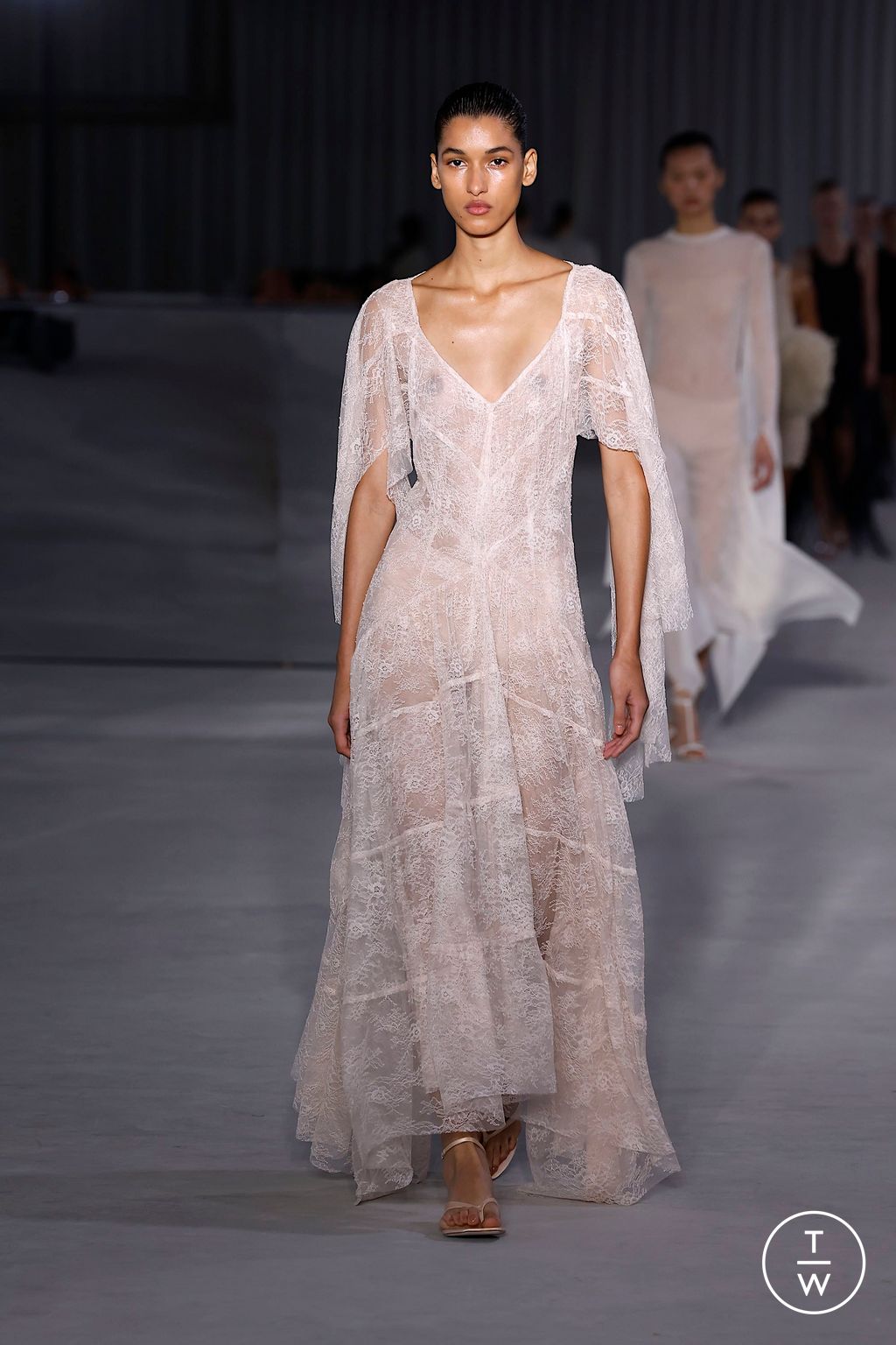 Fashion Week Milan Spring/Summer 2025 look 38 de la collection Philosophy di Lorenzo Serafini womenswear
