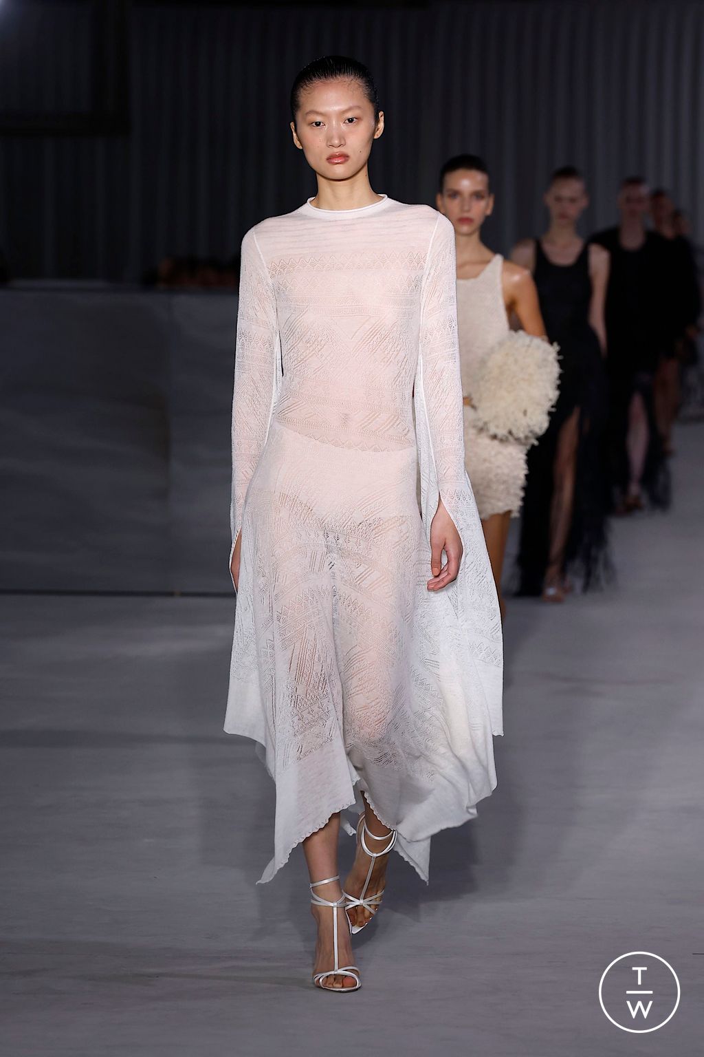 Fashion Week Milan Spring/Summer 2025 look 39 from the Philosophy di Lorenzo Serafini collection womenswear