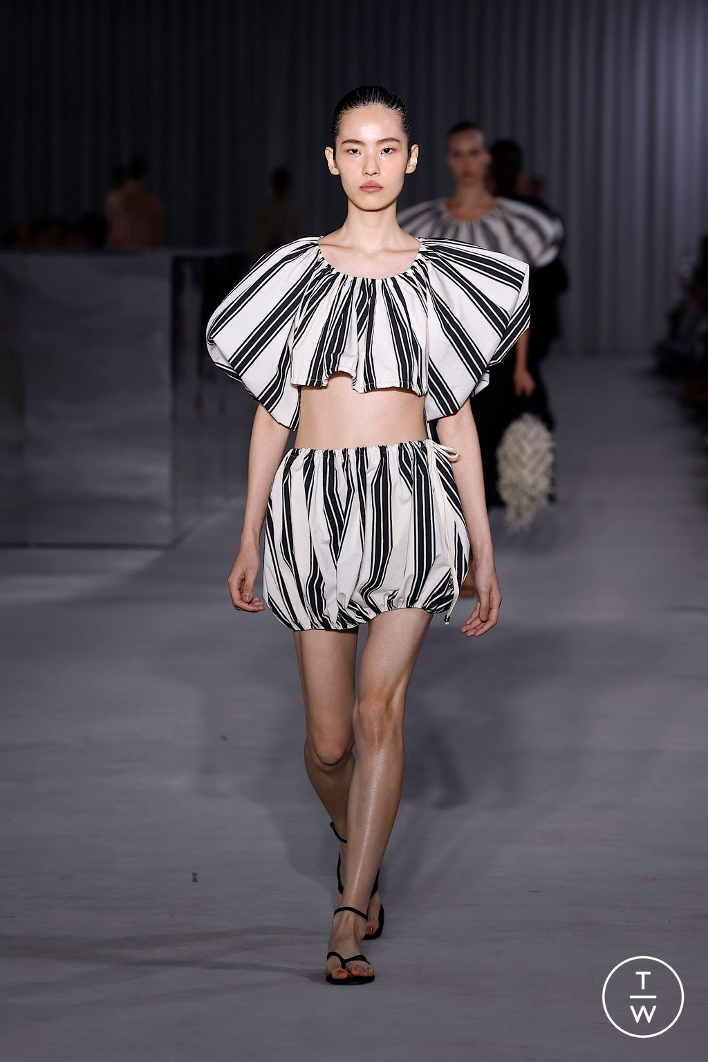 Fashion Week Milan Spring/Summer 2025 look 44 from the Philosophy di Lorenzo Serafini collection womenswear