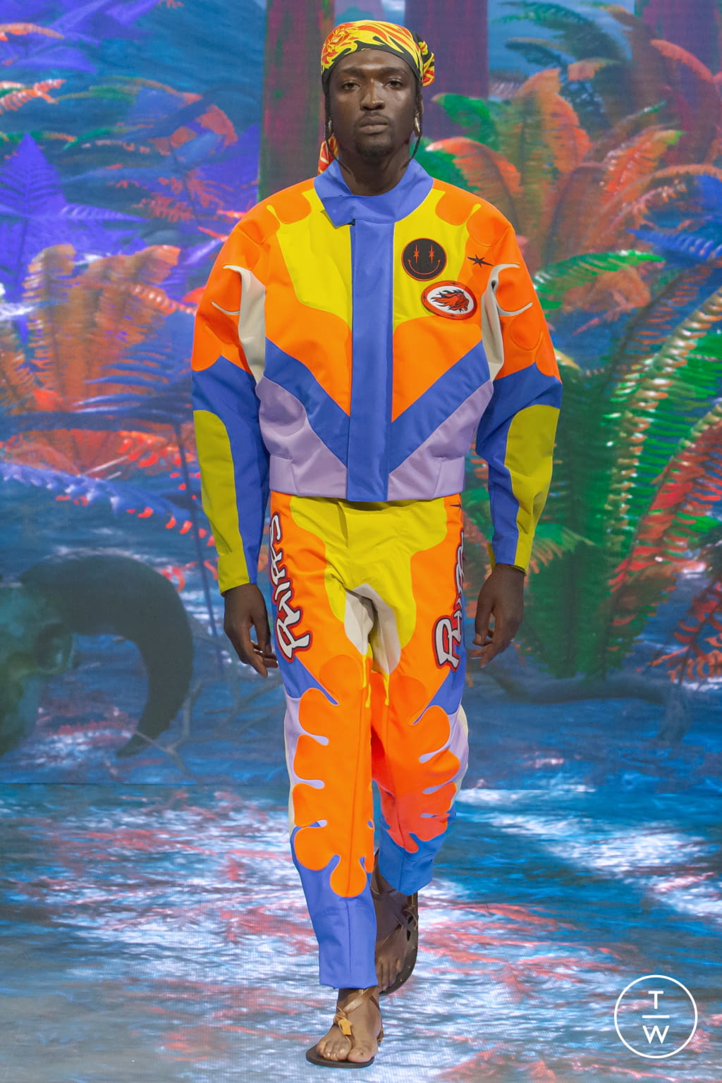 Fashion Week Paris Spring/Summer 2022 look 12 from the PHIPPS collection menswear