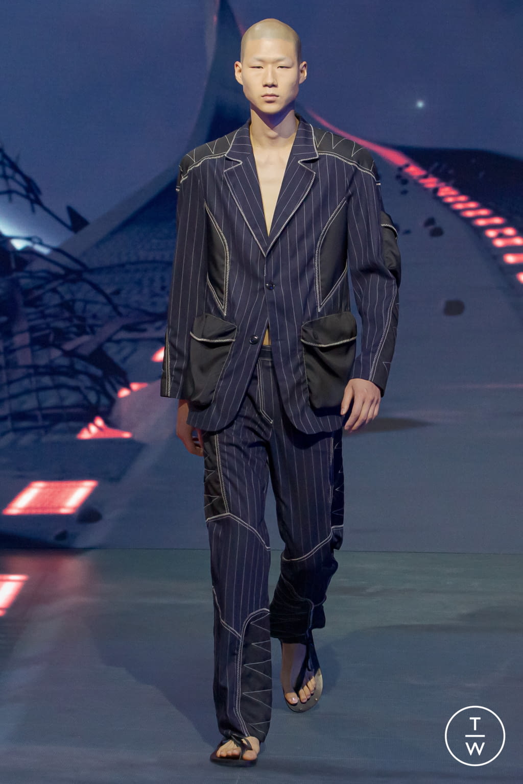 Fashion Week Paris Spring/Summer 2022 look 27 from the PHIPPS collection menswear