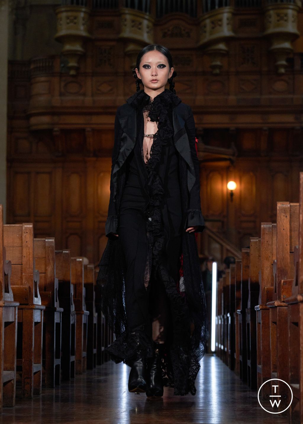 Fashion Week Paris Fall/Winter 2024 look 14 from the Lovelouder collection womenswear