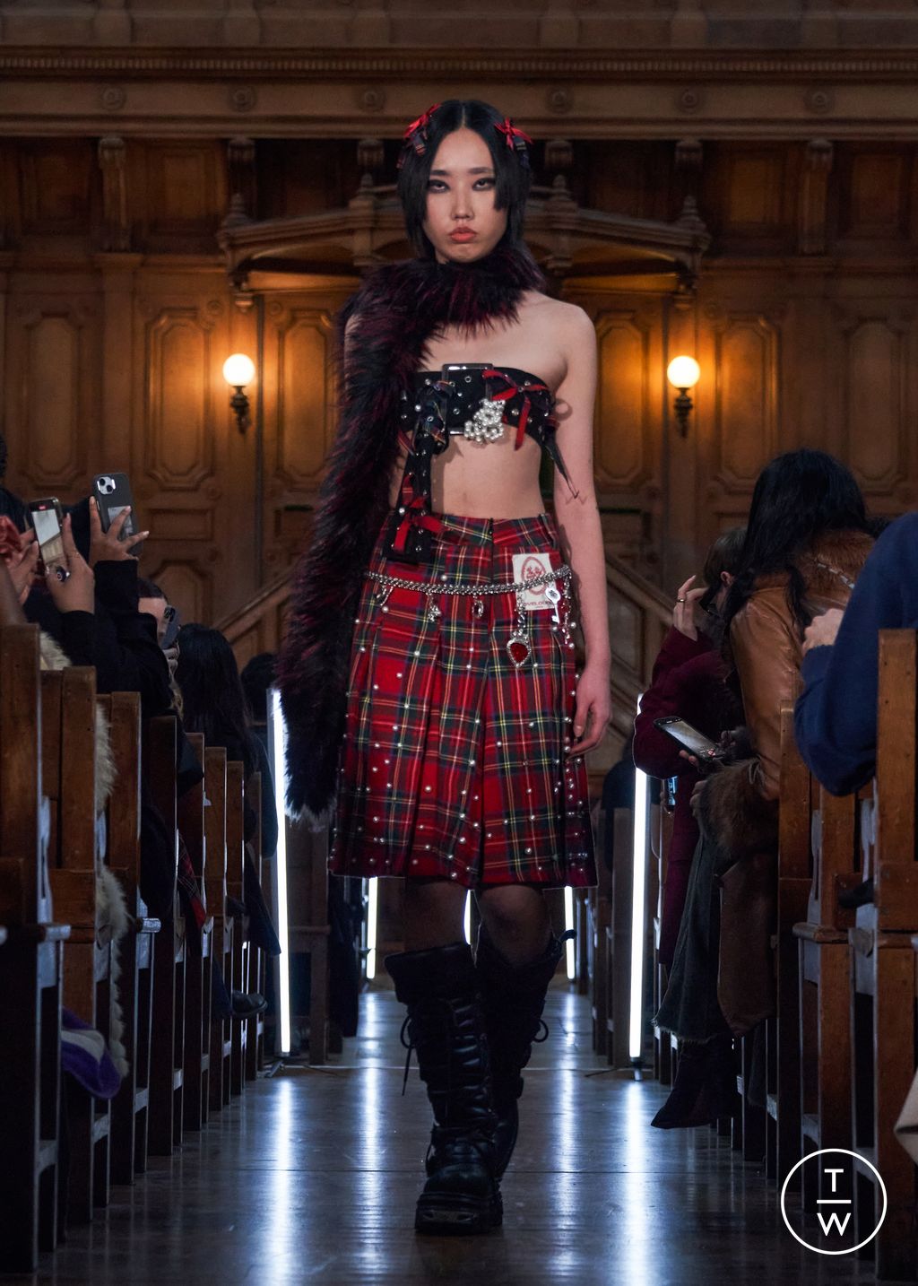 Fashion Week Paris Fall/Winter 2024 look 22 from the Lovelouder collection womenswear