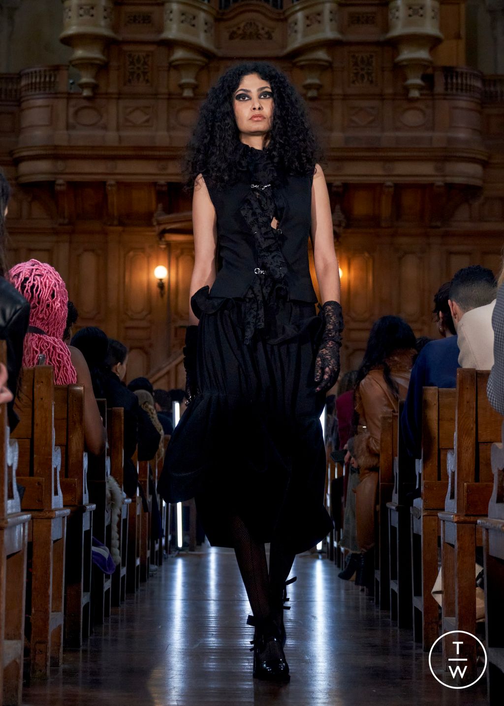 Fashion Week Paris Fall/Winter 2024 look 15 from the Lovelouder collection womenswear