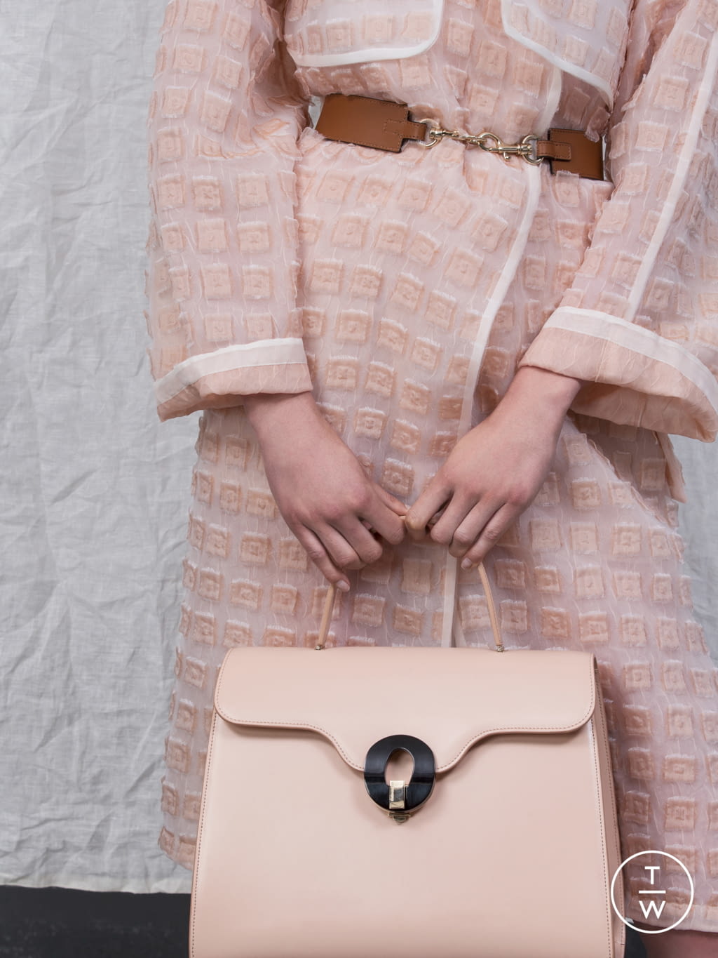 Fashion Week Milan Resort 2019 look 19 from the Giorgio Armani collection womenswear