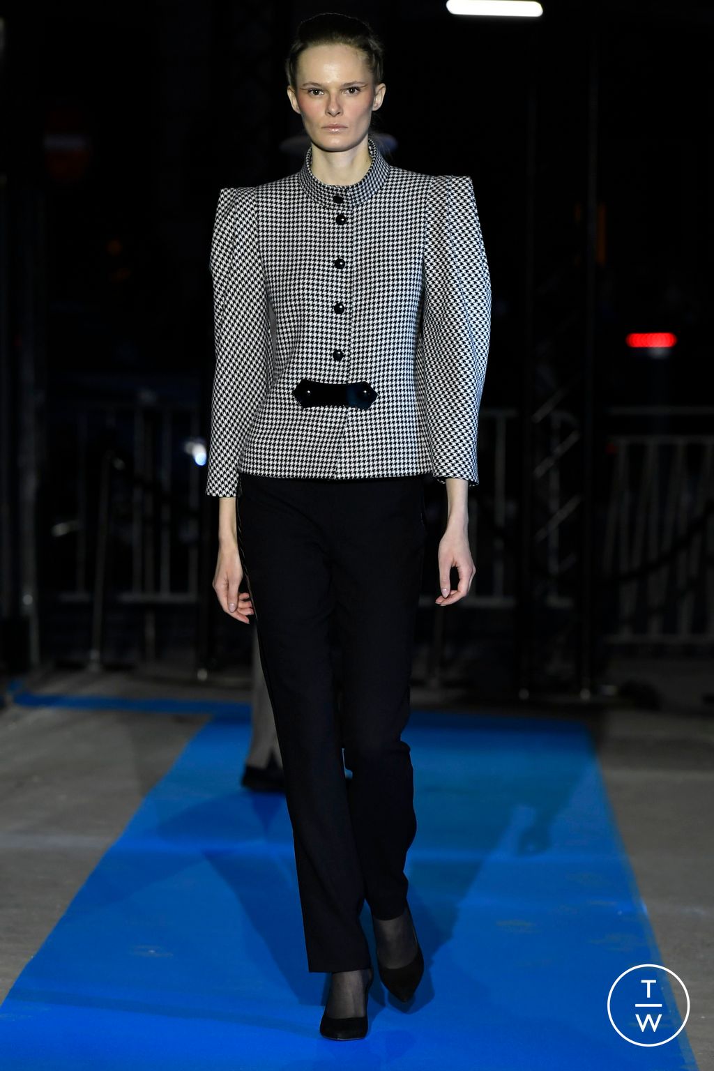 Fashion Week Paris Fall/Winter 2023 look 5 de la collection Pierre Cardin womenswear