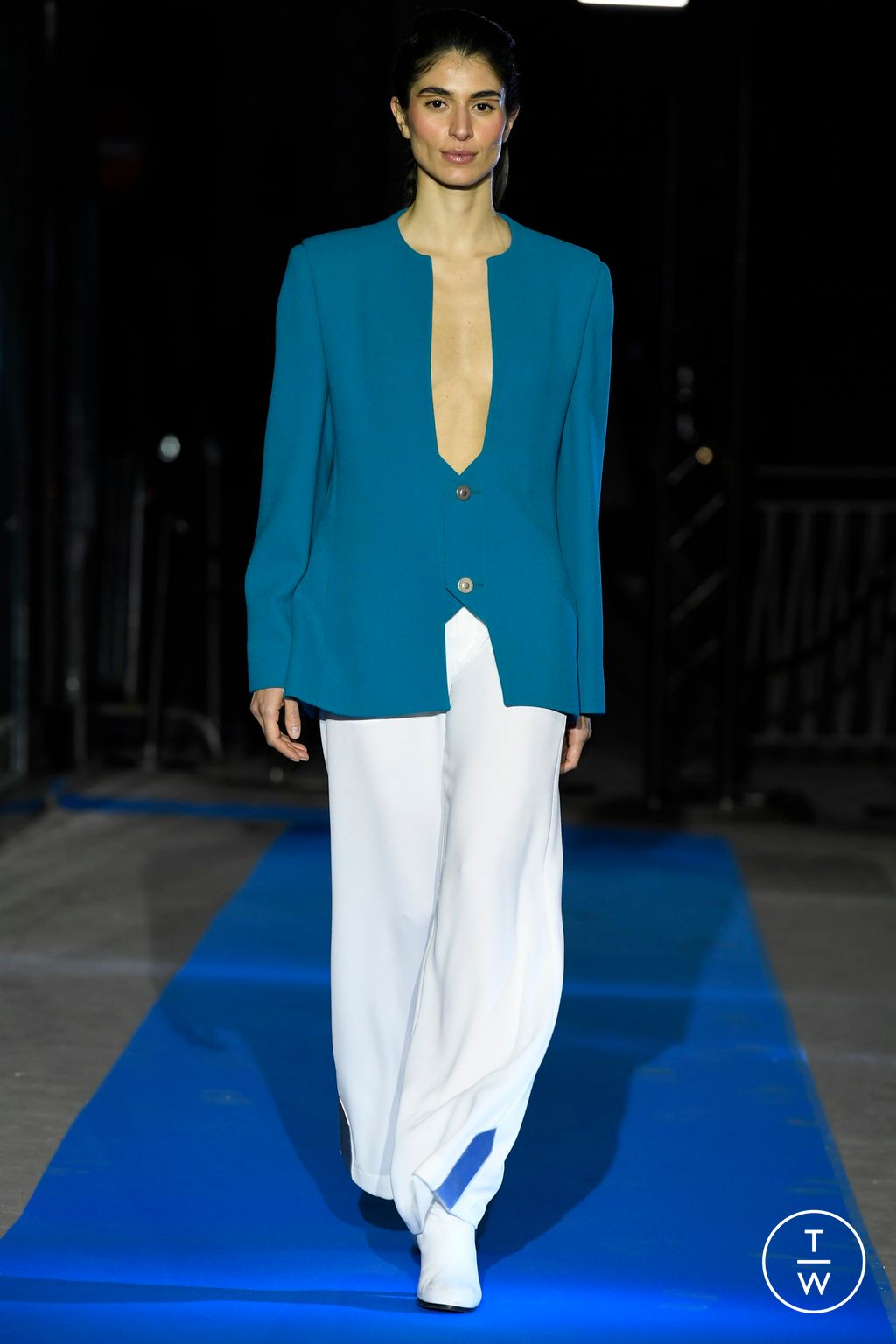 Fashion Week Paris Fall/Winter 2023 look 17 de la collection Pierre Cardin womenswear