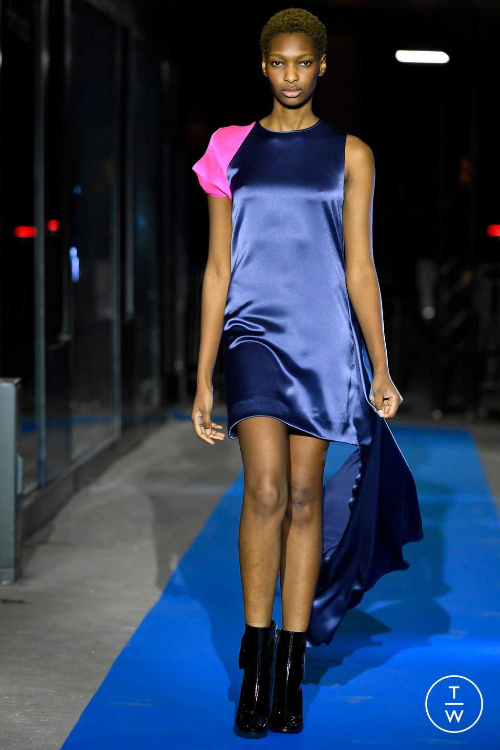 Fashion Week Paris Fall/Winter 2023 look 39 de la collection Pierre Cardin womenswear