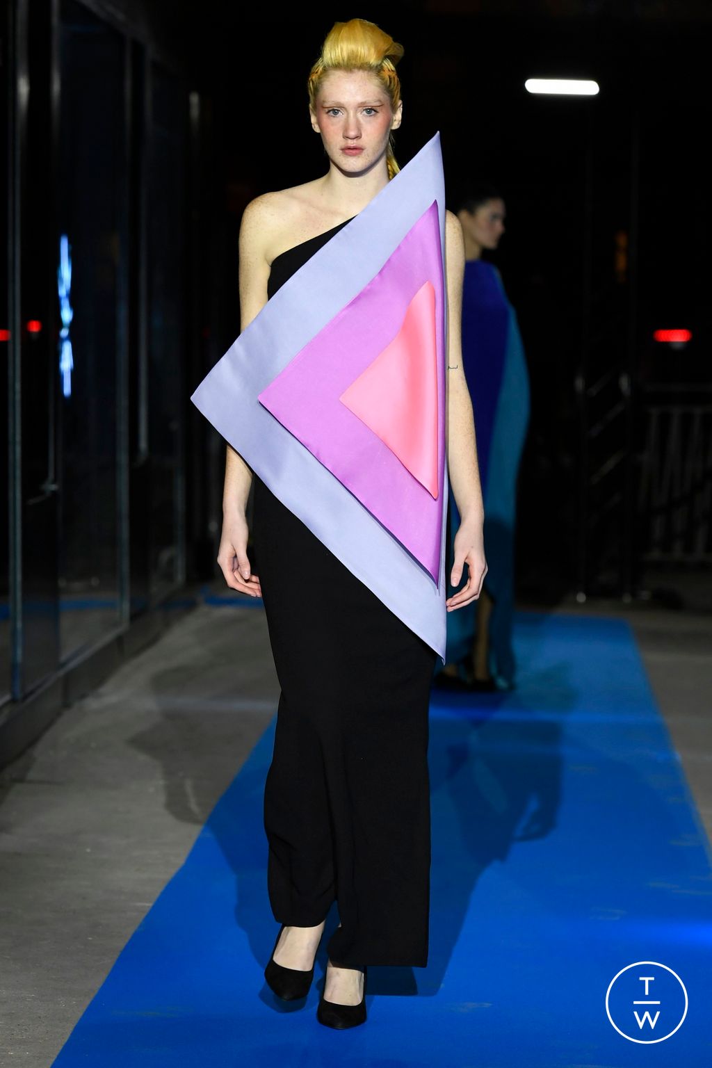 Fashion Week Paris Fall/Winter 2023 look 49 de la collection Pierre Cardin womenswear